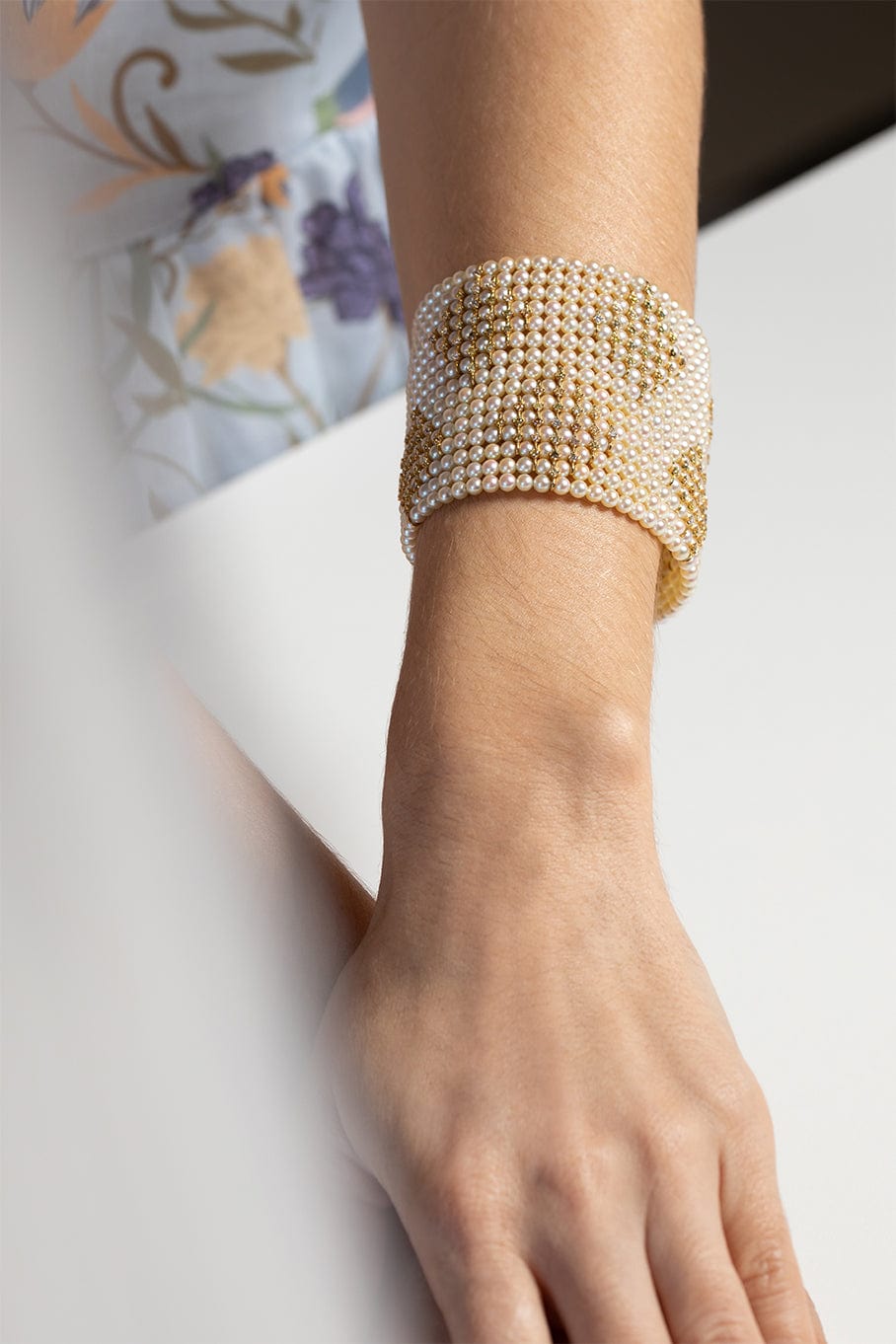 BAGGINS-Embrace Bracelet-YELLOW GOLD