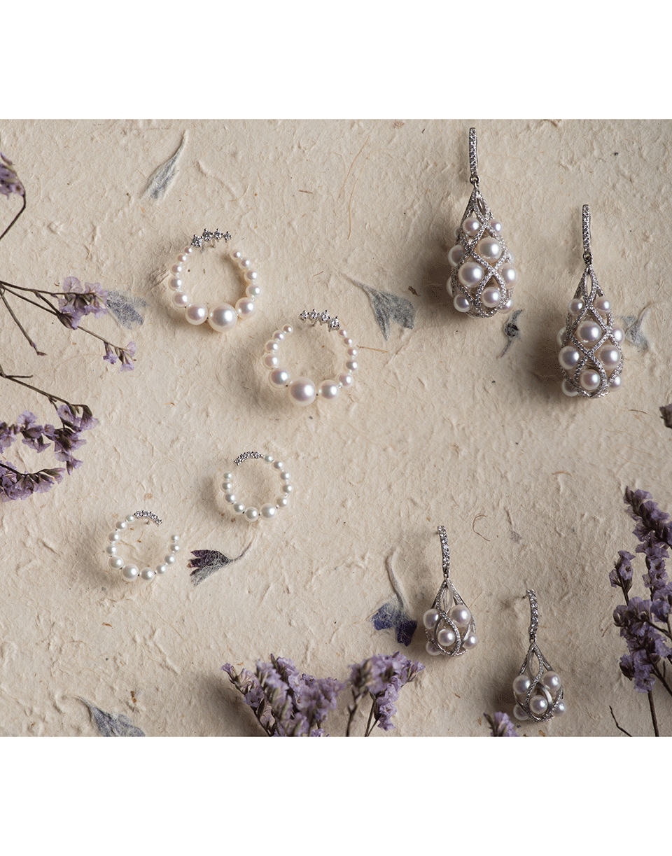 BAGGINS-Small Akoya Pearl Hoop Earrings-WHITE GOLD
