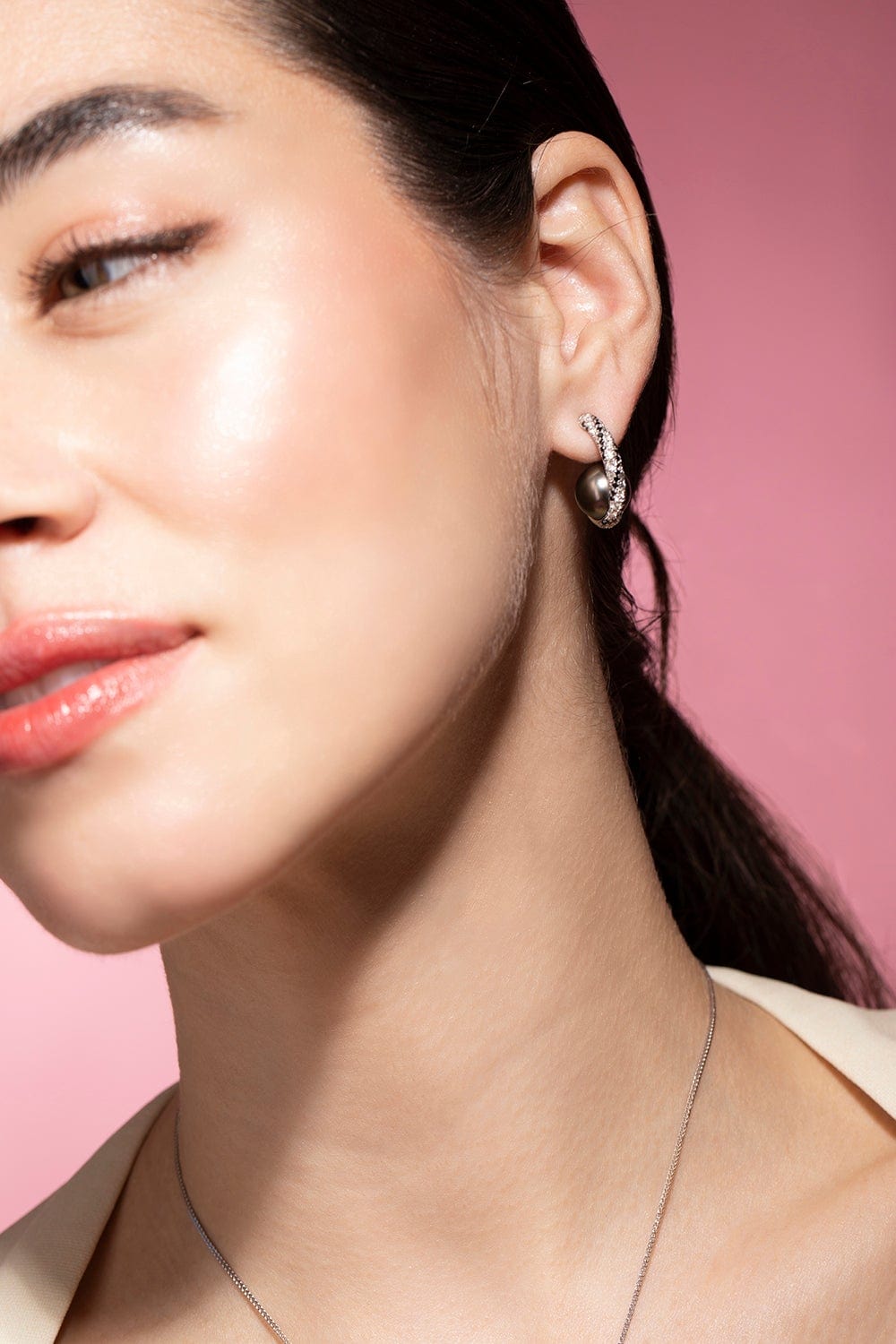 BAGGINS-Tahitian Pearl Twist Earrings-WHITE GOLD