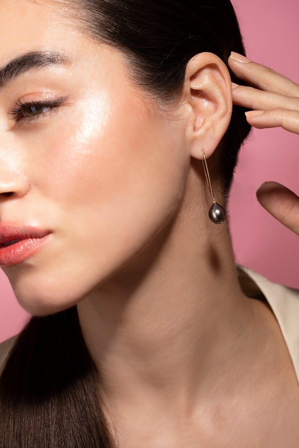 BAGGINS-Tahitian Pearl Hook Earrings-YELLOW GOLD