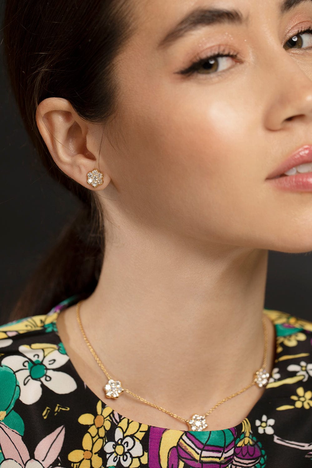 BAYCO-Small Diamond Flower Earrings-YELLOW GOLD