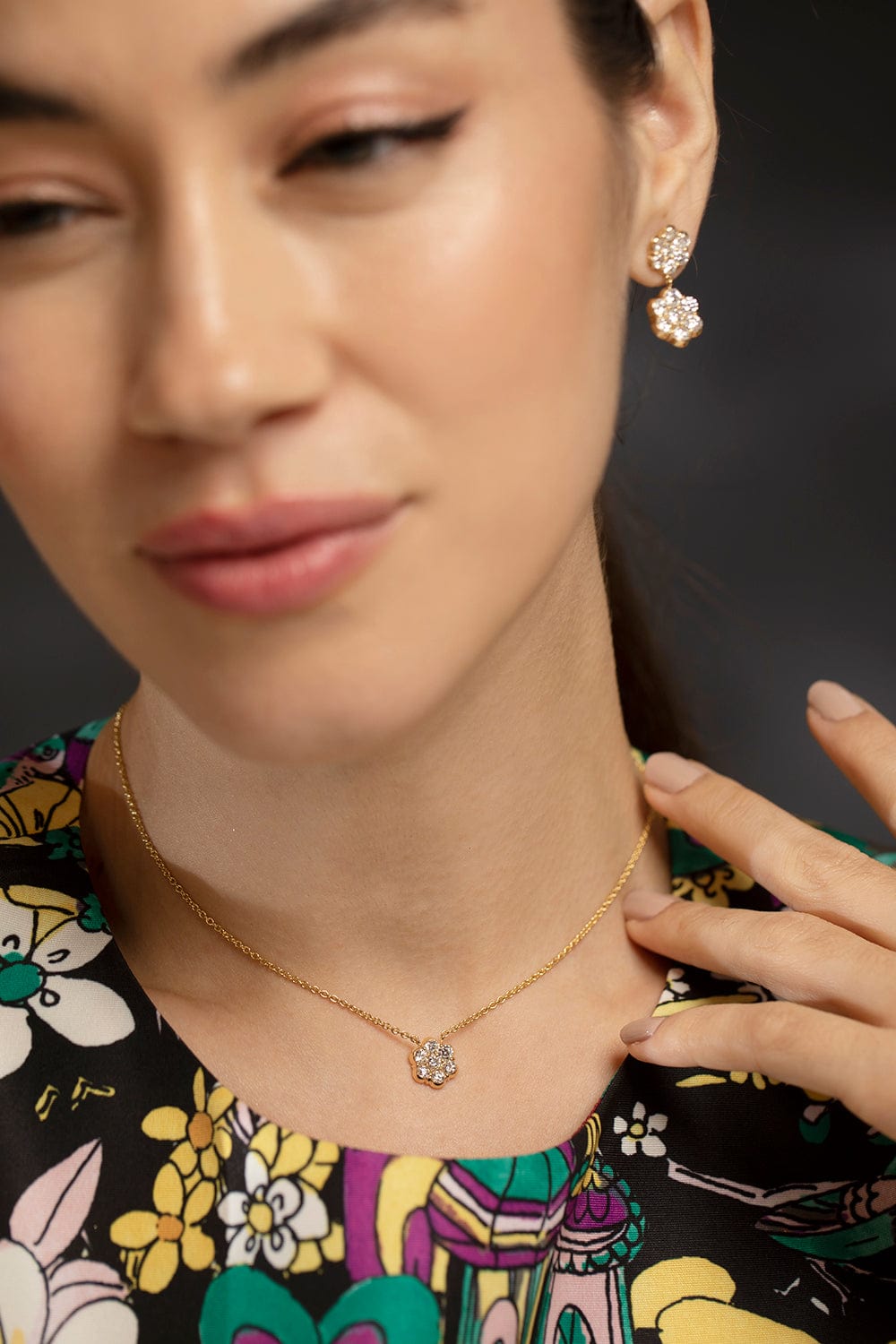 BAYCO-Small Diamond Flower Pendant Necklace-YELLOW GOLD