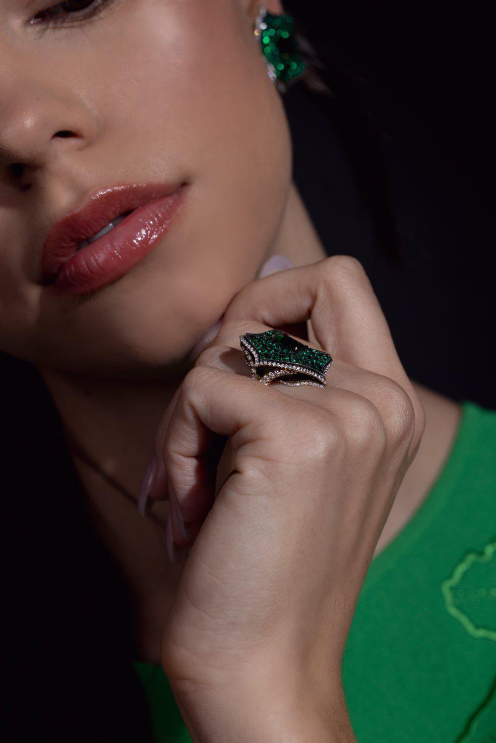 BAYCO-Lotus Emerald Ring-YELLOW GOLD