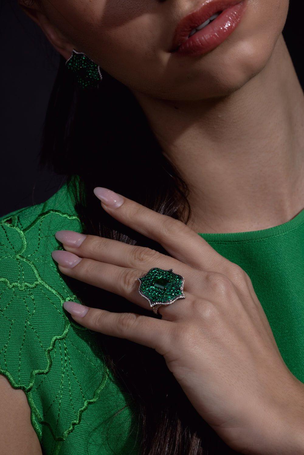 BAYCO-Lotus Emerald Ring-YELLOW GOLD