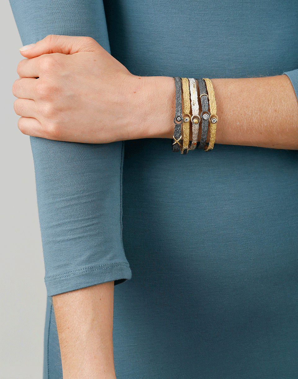 BOAZ KASHI-Gold Ring Detail Bangle-SILVER