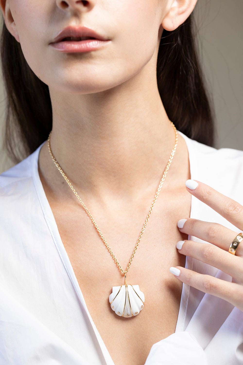 BRENT NEALE-Small Agate Shell Necklace-YELLOW GOLD