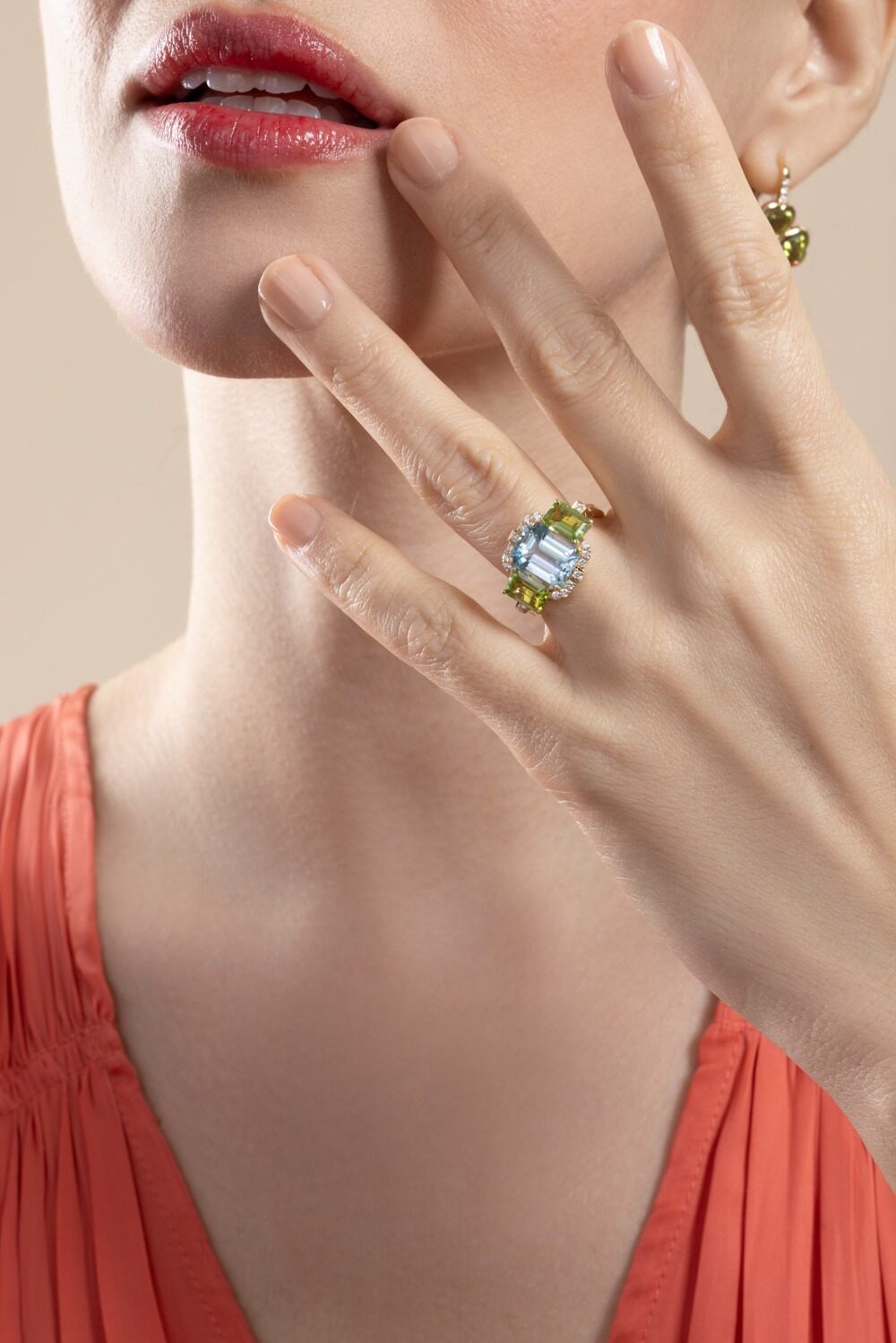 Blue Topaz Peridot Three Stone Gossip Ring-YELLOW GOLD-6.75-JEWELRYFINE JEWELRING-GOSHWARA
