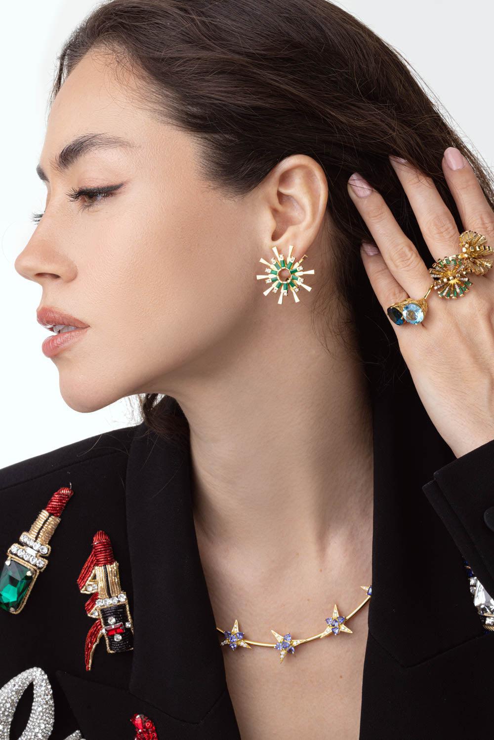 CAROL KAUFFMANN-Emerald Diamond Valentim Baguette Twisted Hoop Earrings-YELLOW GOLD