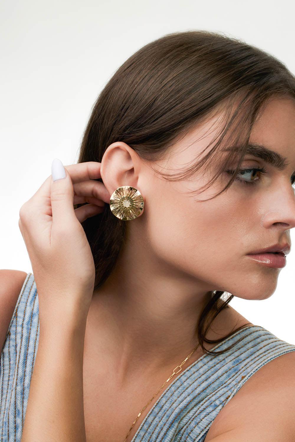 Medium Explosion Diamond Earrings-YELLOW GOLD-JEWELRYFINE JEWELEARRING-CAROL KAUFFMANN