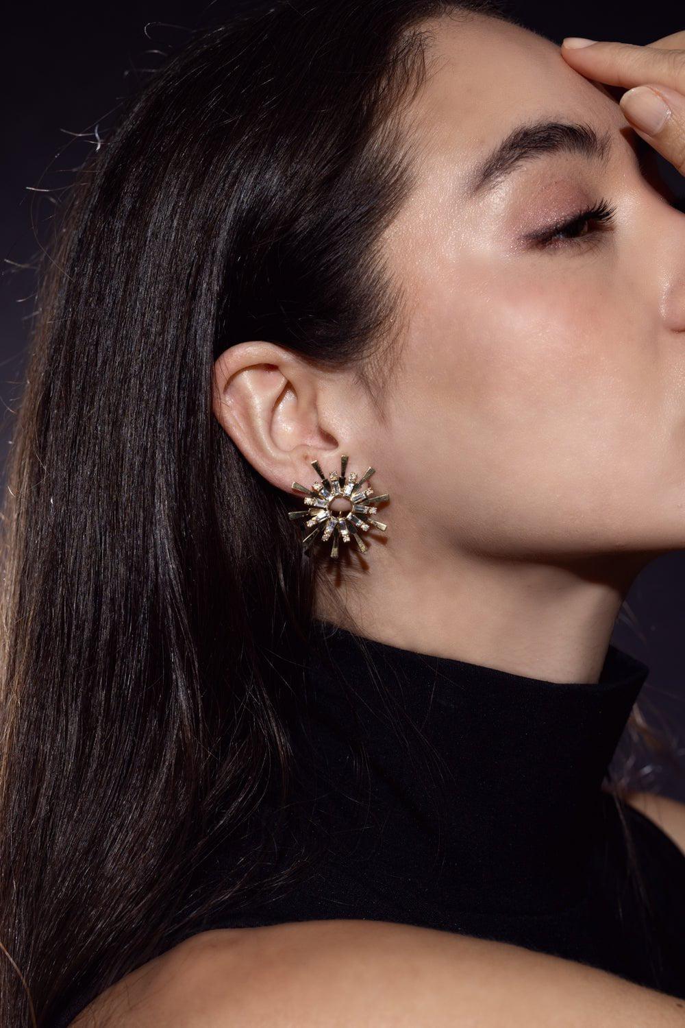 CAROL KAUFFMANN-Valentim Baguette Medium Hoop Earrings-YELLOW GOLD