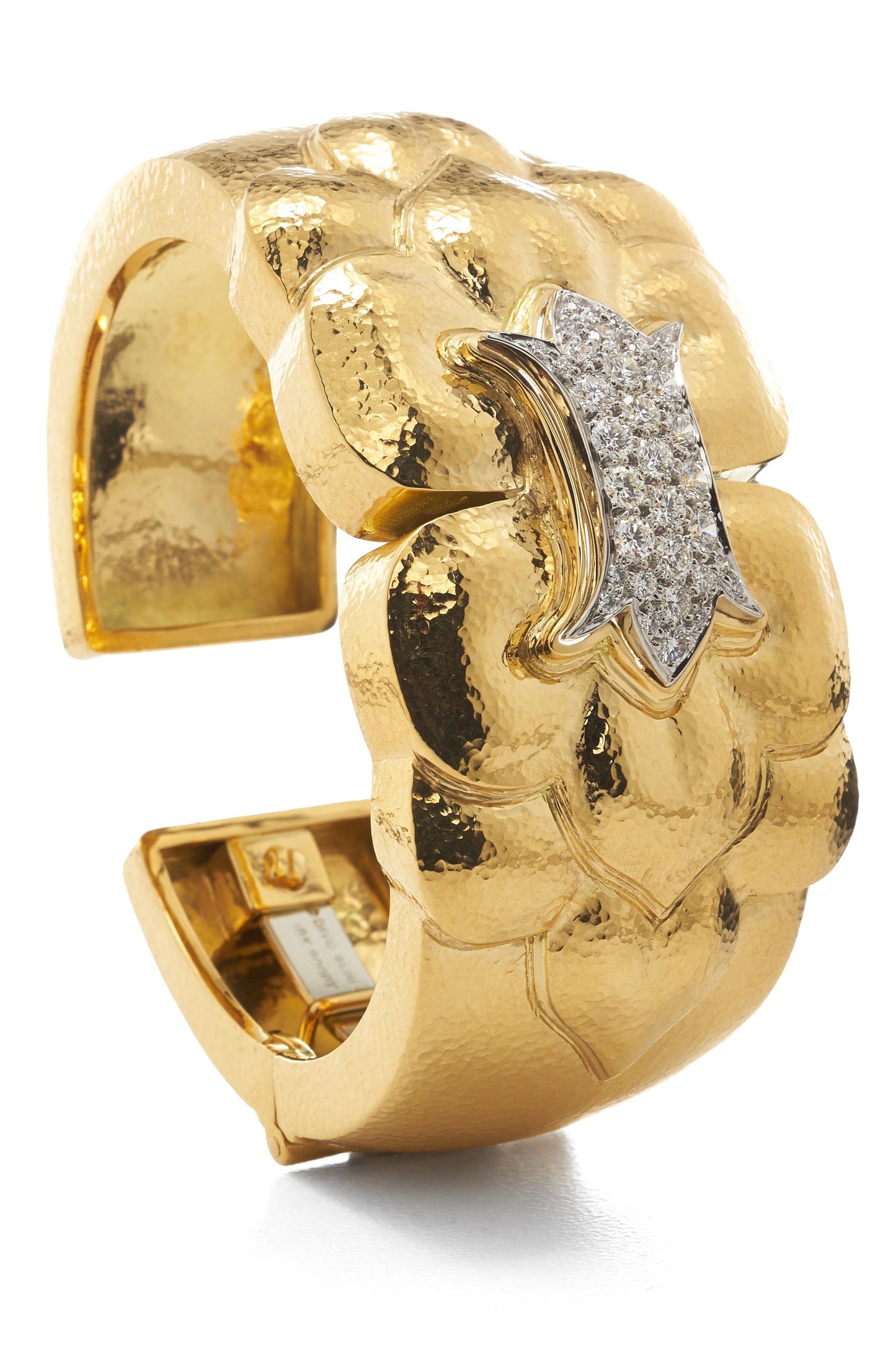 DAVID WEBB-Hammered Gold Trefoil Cuff-YELLOW GOLD