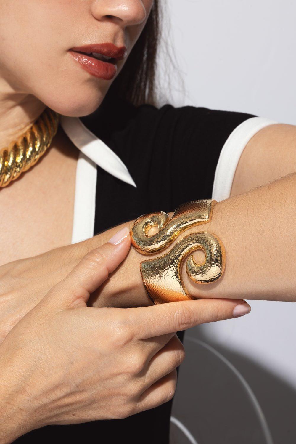 DAVID WEBB-Hammered Scroll Cuff Bracelet-YELLOW GOLD