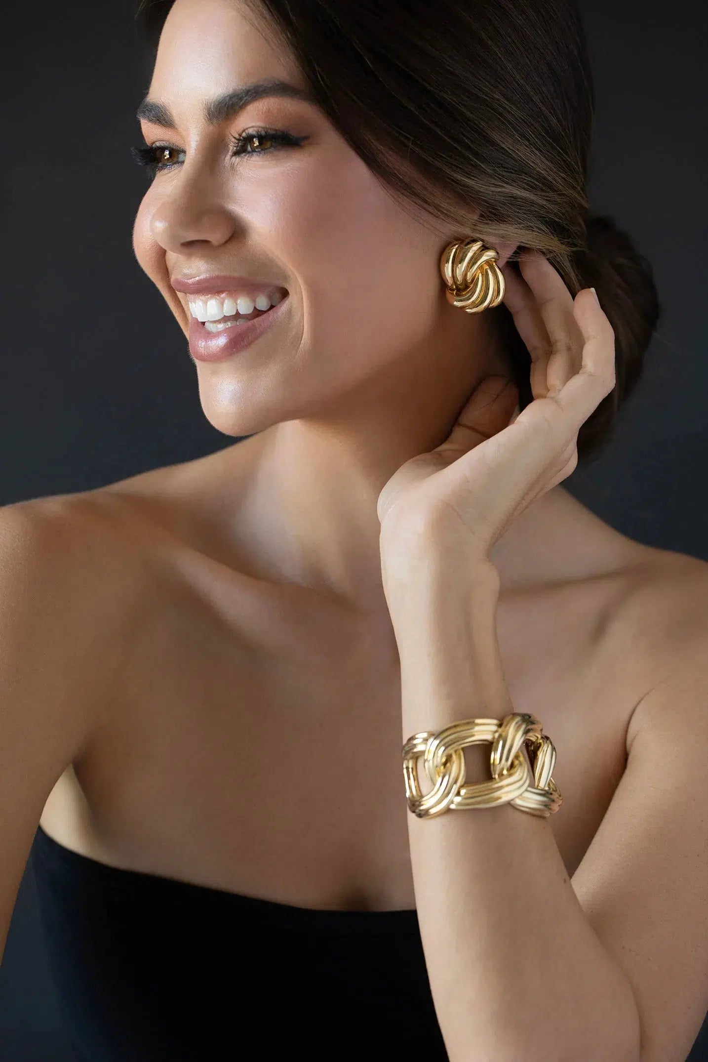 DAVID WEBB-Ribbed Taffy Cuff-YELLOW GOLD