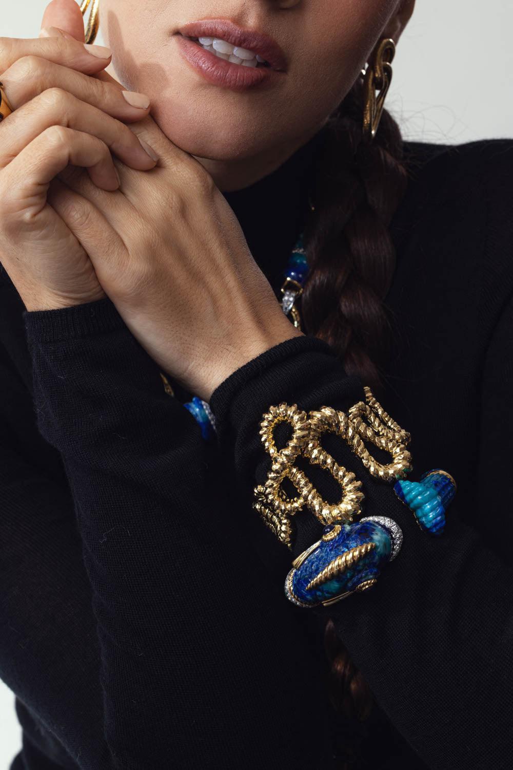 DAVID WEBB-Textured Curved Rope Bracelet-YELLOW GOLD