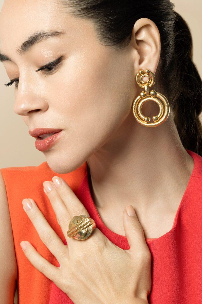 Dotted Hammered Doorknock Earrings-YELLOW GOLD-JEWELRYFINE JEWELEARRING-DAVID WEBB
