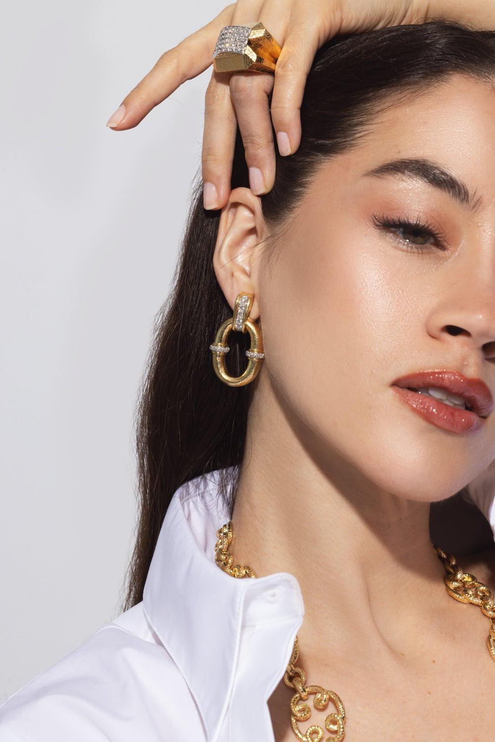 DAVID WEBB-Hammered Oval Link Earrings-YELLOW GOLD