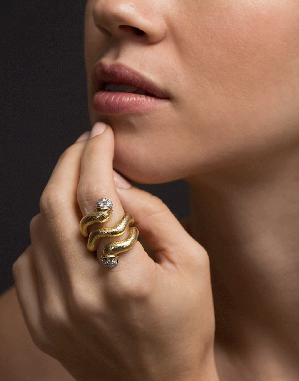 DAVID WEBB-Wave Double Diamond Tip Nail Ring-YELLOW GOLD