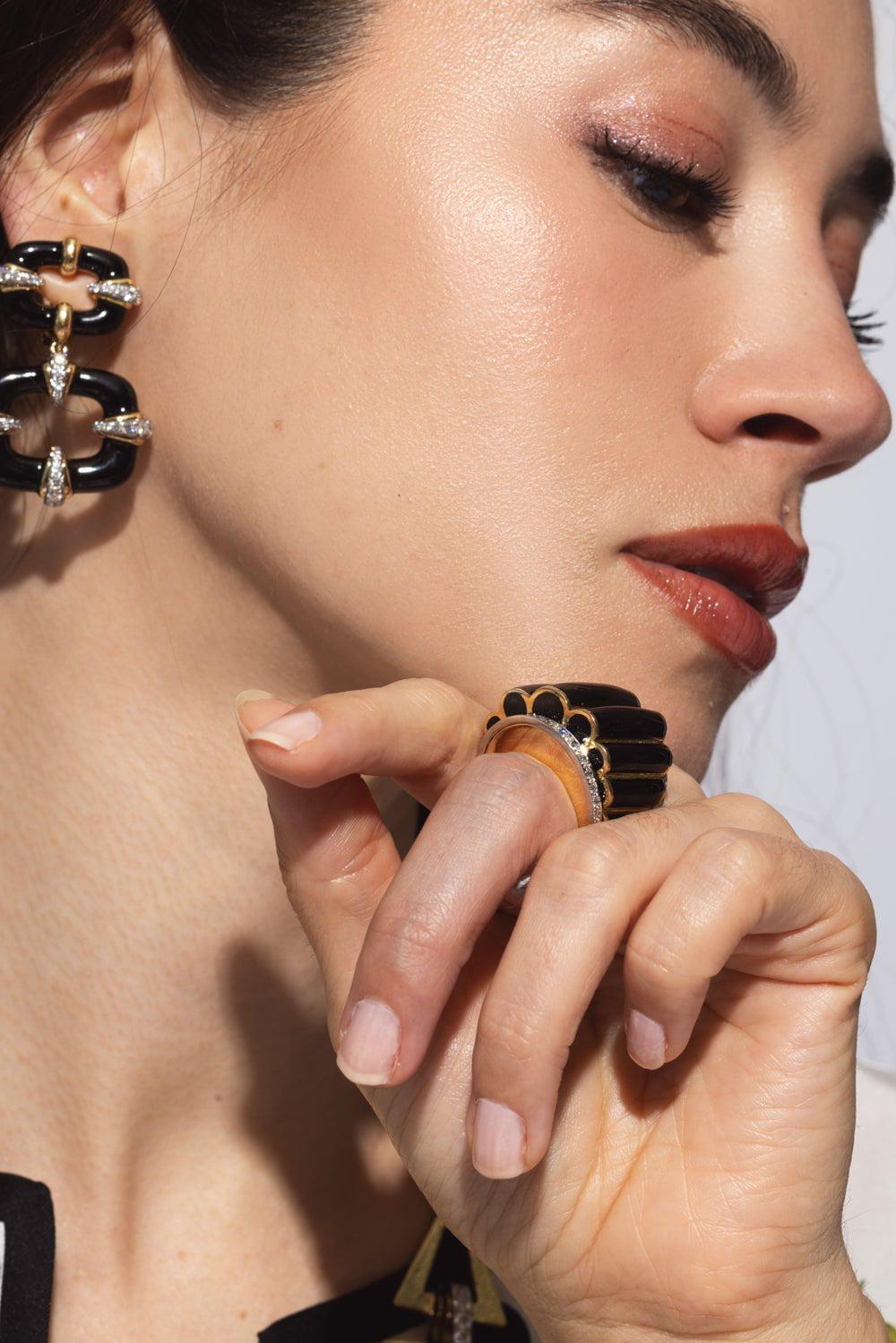 DAVID WEBB-Black Enamel Scallop Ring-YELLOW GOLD