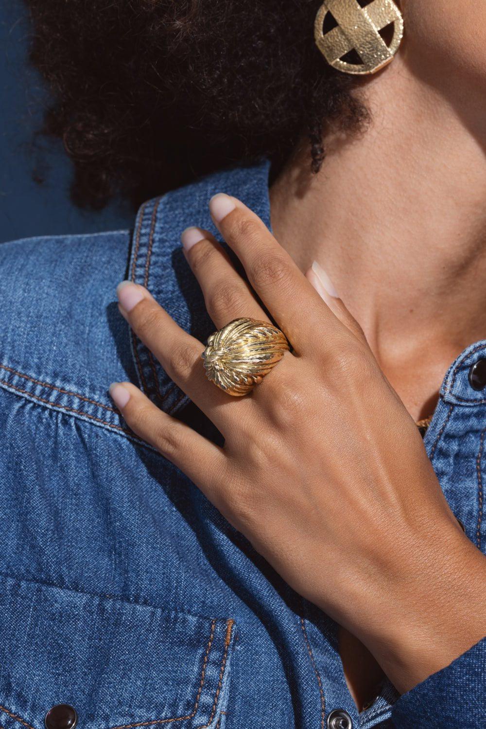 DAVID WEBB-Dome Ring-YELLOW GOLD