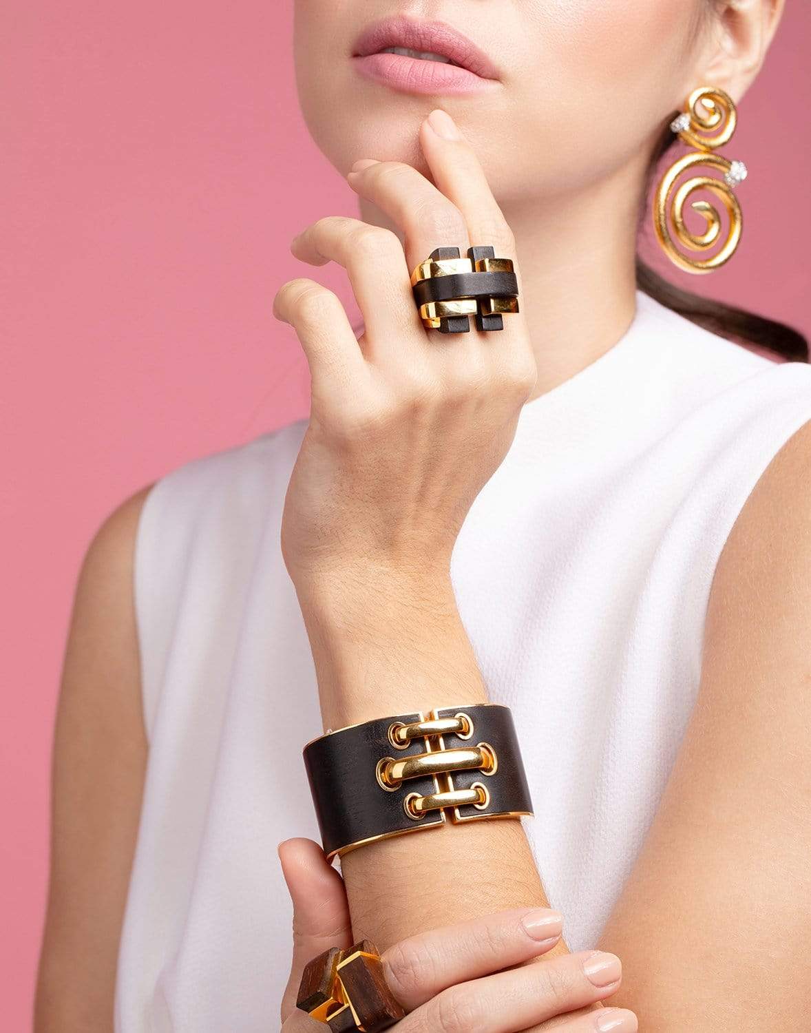 DAVID WEBB-Ebony Wood Bridge Ring-YELLOW GOLD