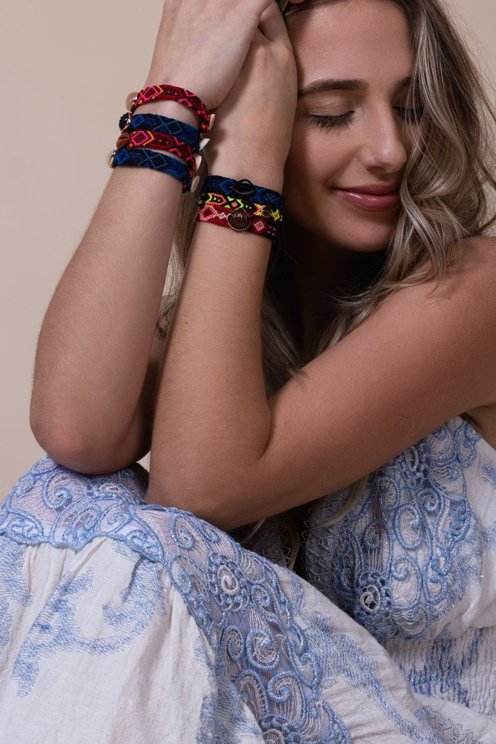 DEZSO BY SARA BELTRAN-Classic Carved Blonde Coral Anadara Mexican Bracelet-RED