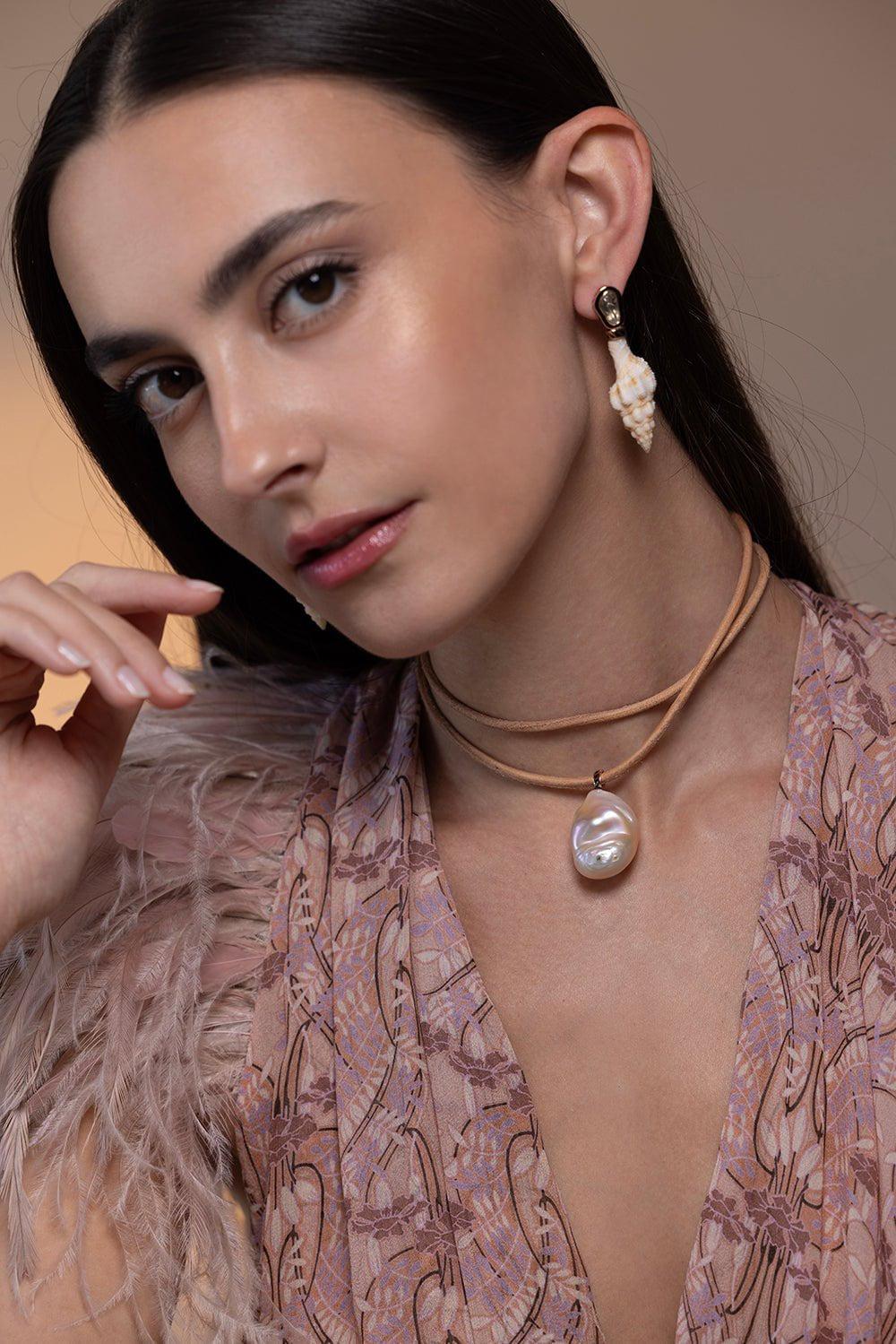 DEZSO BY SARA BELTRAN-Grande Fin Hoop Pearl Pendant-ROSE GOLD