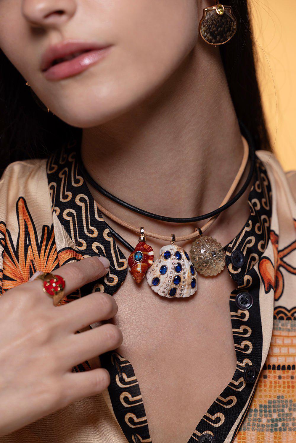 DEZSO BY SARA BELTRAN-Sapphire Diamond Clam Shell Pendant-ROSE GOLD