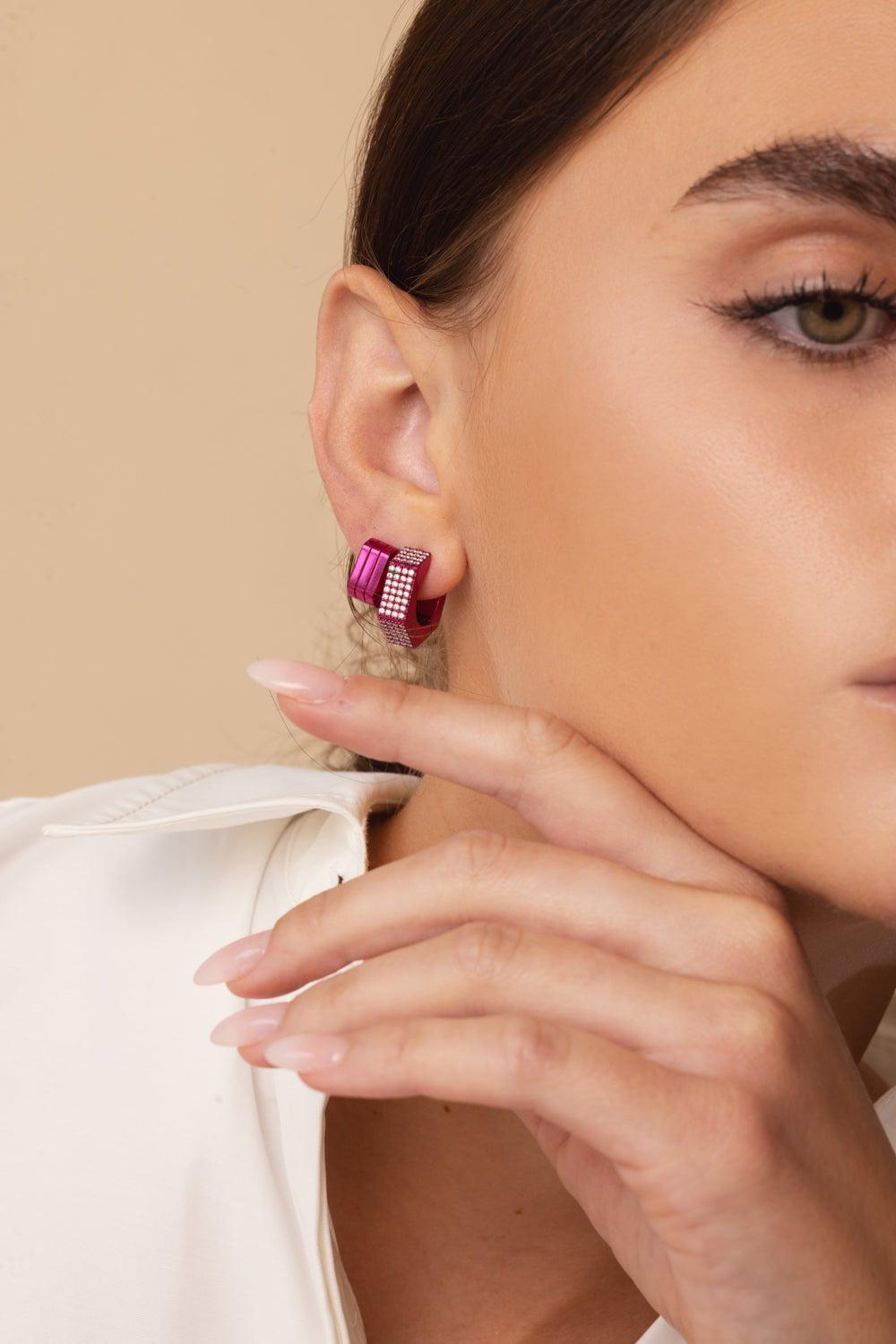 EÉRA-Fuchsia Unique Mini EÉRA Huggie-WHITE GOLD