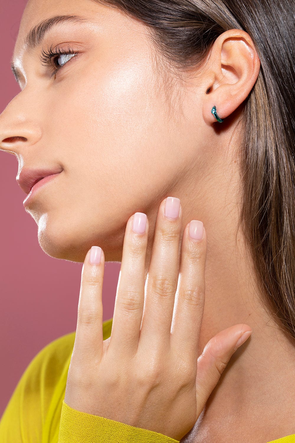 EÉRA-Single Diamond Light Blue Mini EÉRA Huggie-WHITE GOLD