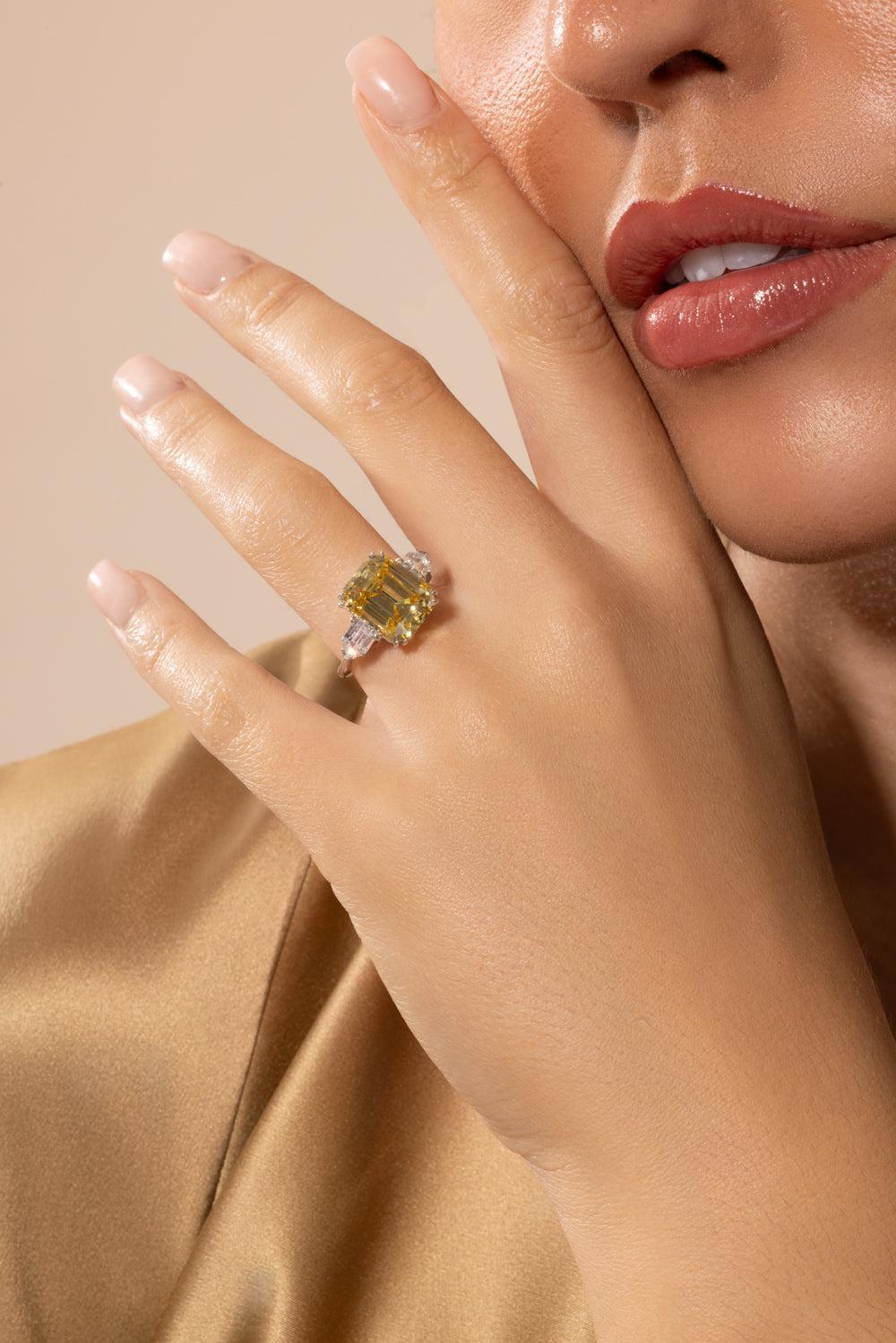 Canary Green Bullet Ring-WHITE-6.25-JEWELRYBOUTIQUERING-FANTASIA by DESERIO