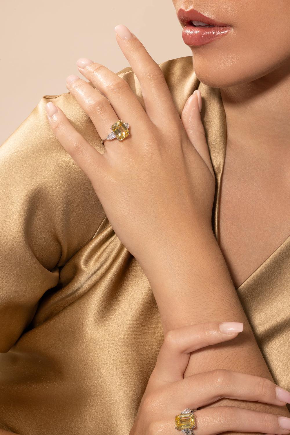 Canary Green Bullet Ring-WHITE-6.25-JEWELRYBOUTIQUERING-FANTASIA by DESERIO