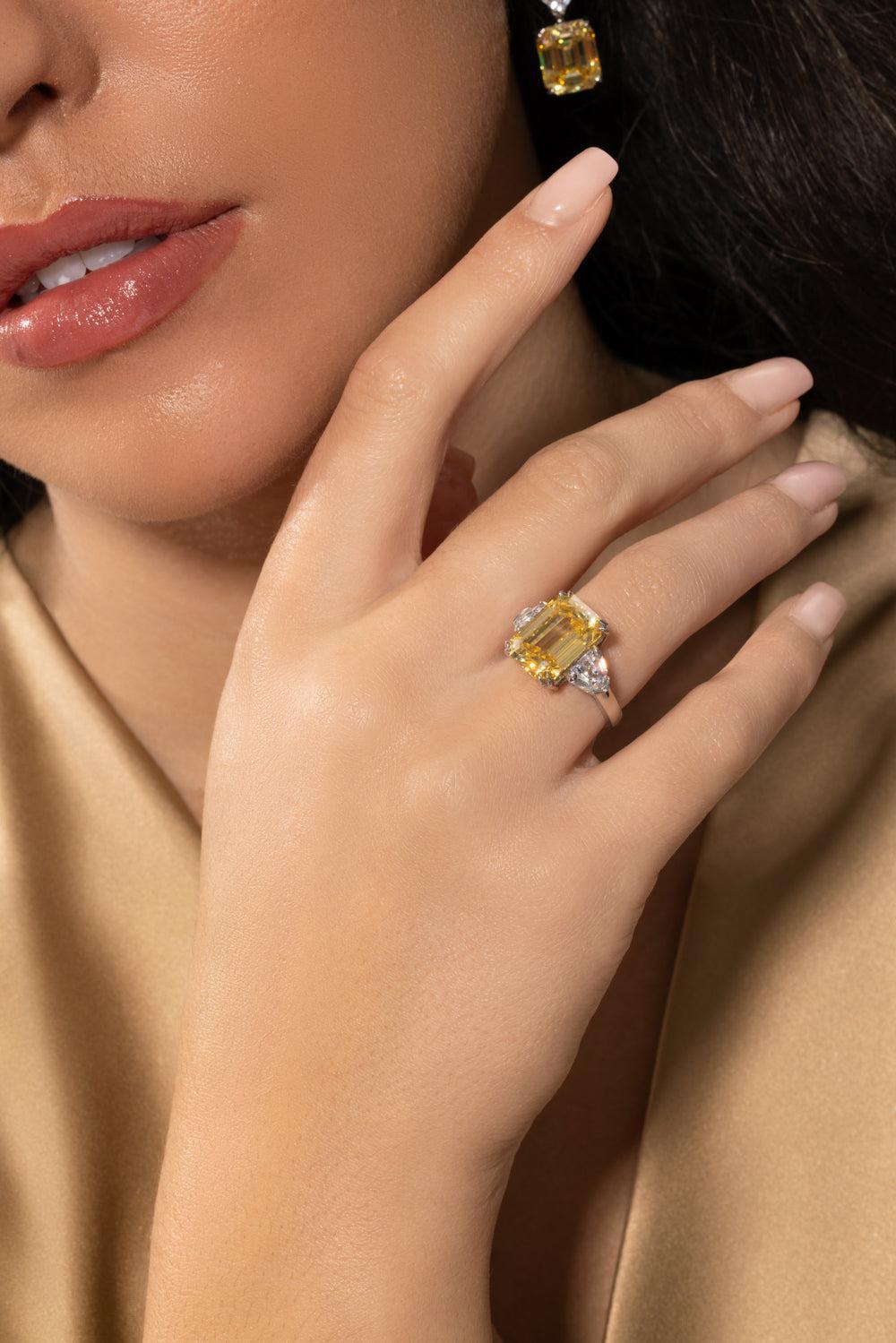 Canary Green Bullet Ring-WHITE-6.25-JEWELRYBOUTIQUERING-FANTASIA by DESERIO
