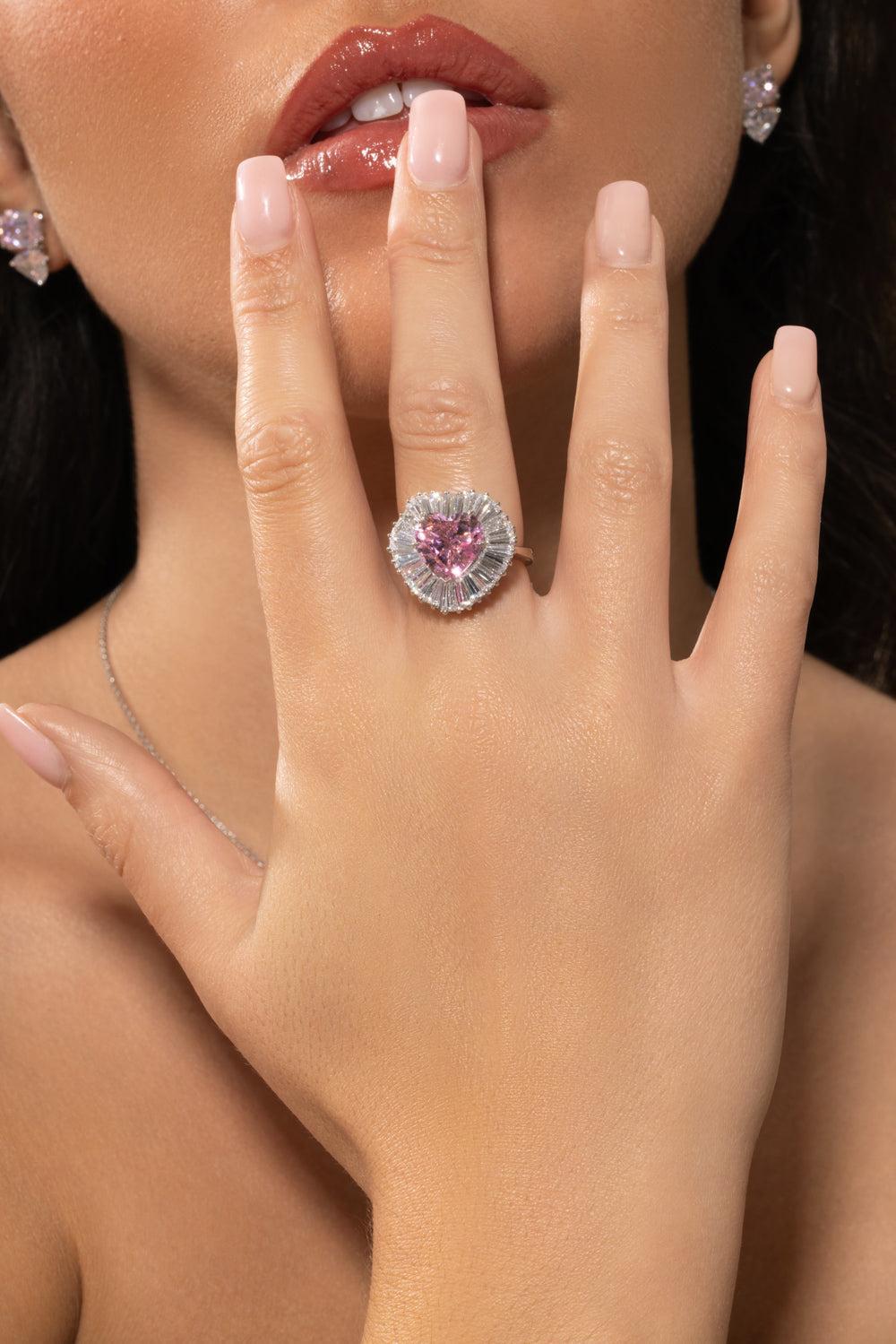 Heart Center Baguette Side Ring-WHITE-6.75-JEWELRYBOUTIQUERING-FANTASIA by DESERIO
