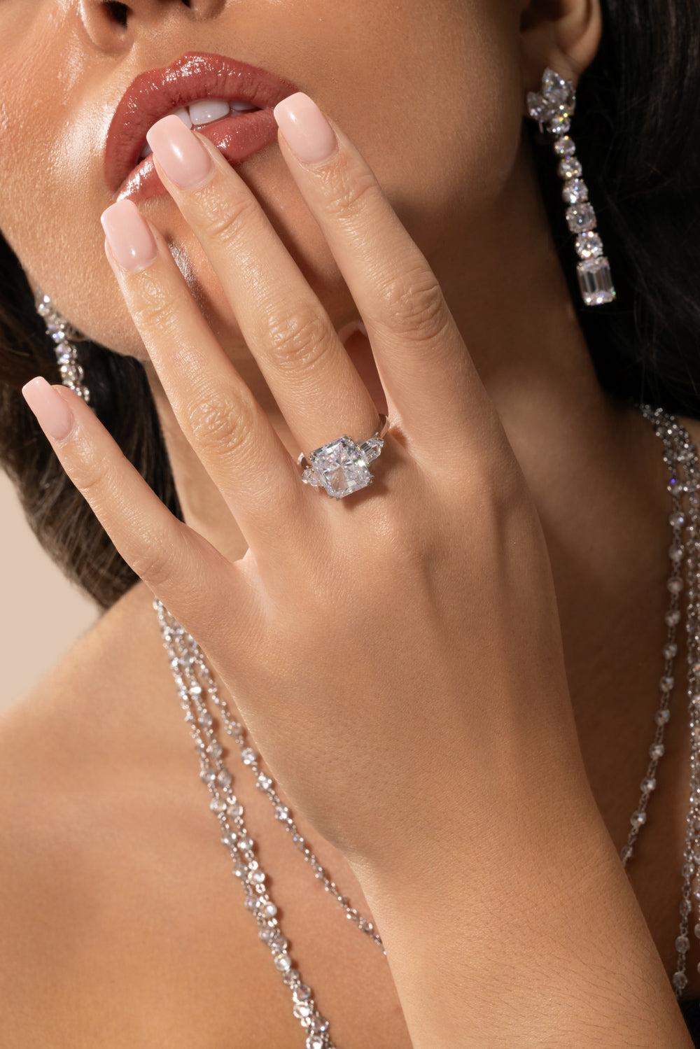 Side Bullet Radiant Ring-WHITE-7.75-JEWELRYBOUTIQUERING-FANTASIA by DESERIO