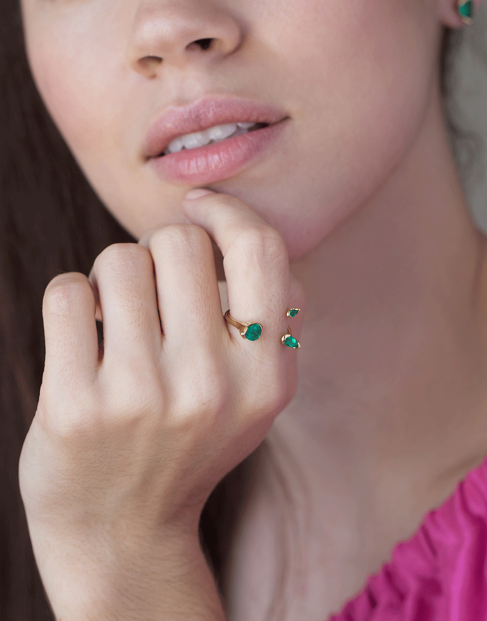 FERNANDO JORGE-Emerald Sepals Triple Ring-YELLOW GOLD