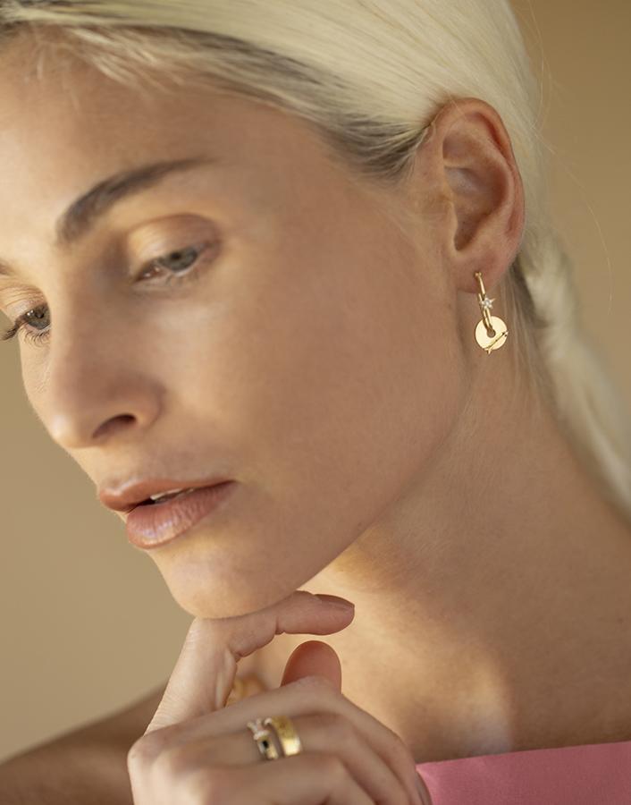 FOUNDRAE-Diamond Arrow Symbol Gold Disk-YELLOW GOLD