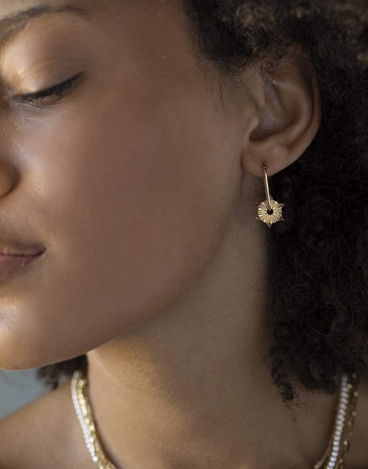 FOUNDRAE-Small Fob Hoop Single Earring-YELLOW GOLD
