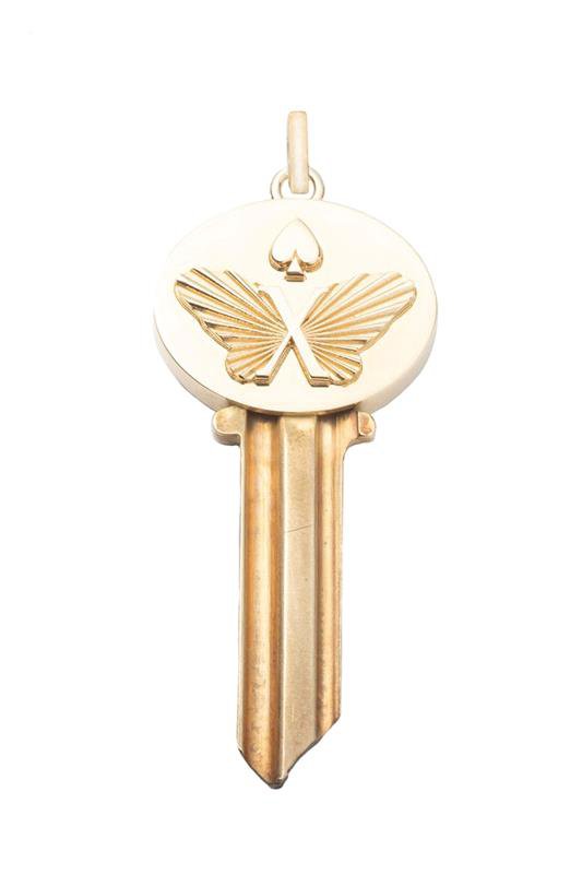 FOUNDRAE-Golden Key Pendant - Reverie-YELLOW GOLD