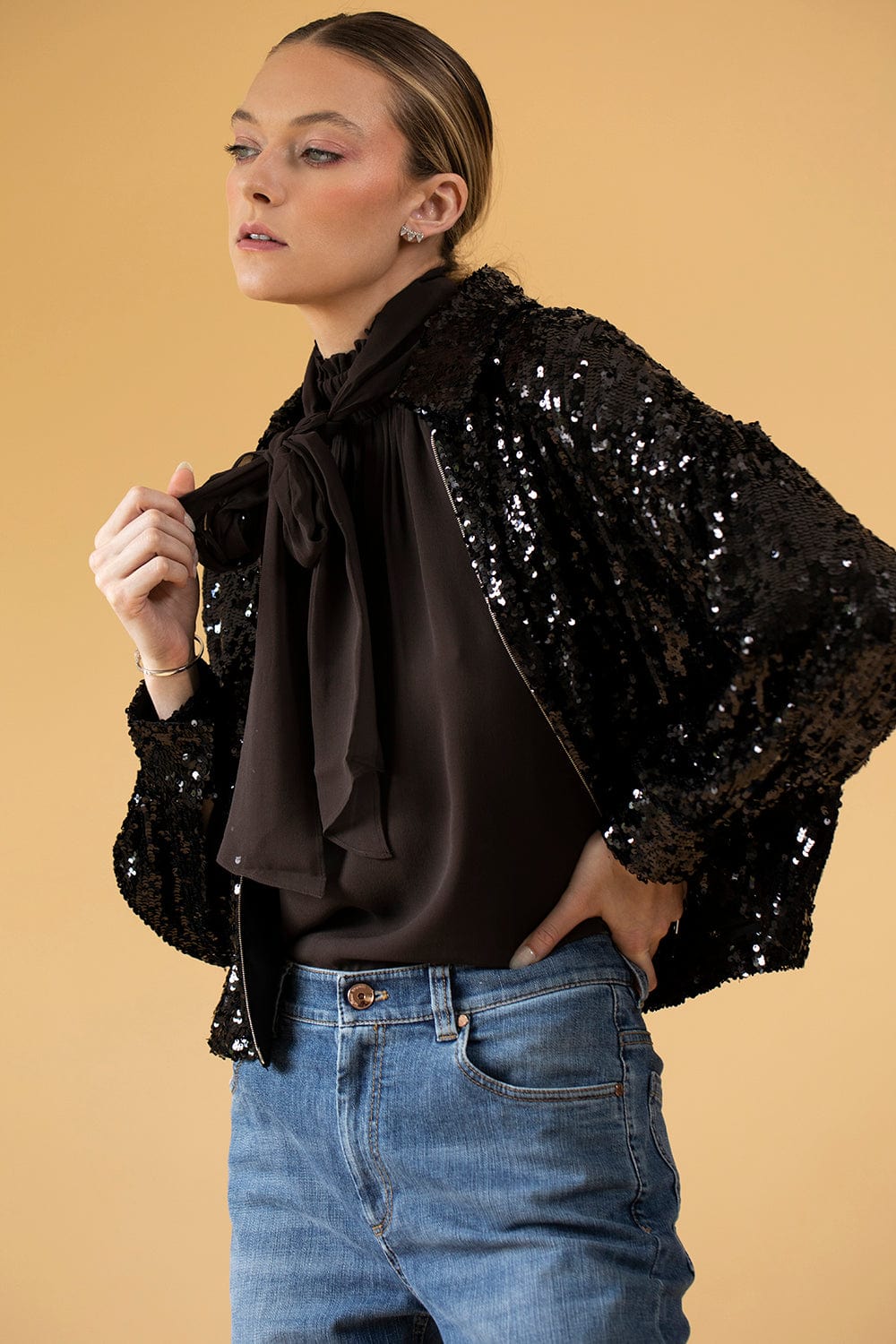 FRAME DENIM-Sleeveless Bow Blouse-