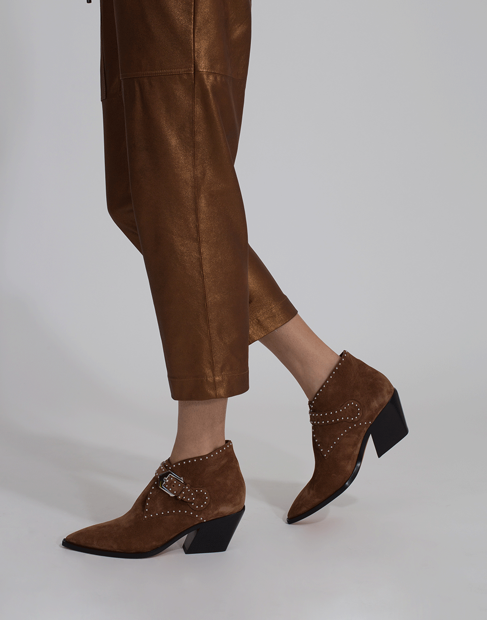 GIVENCHY-Elegant Cowboy Boot-