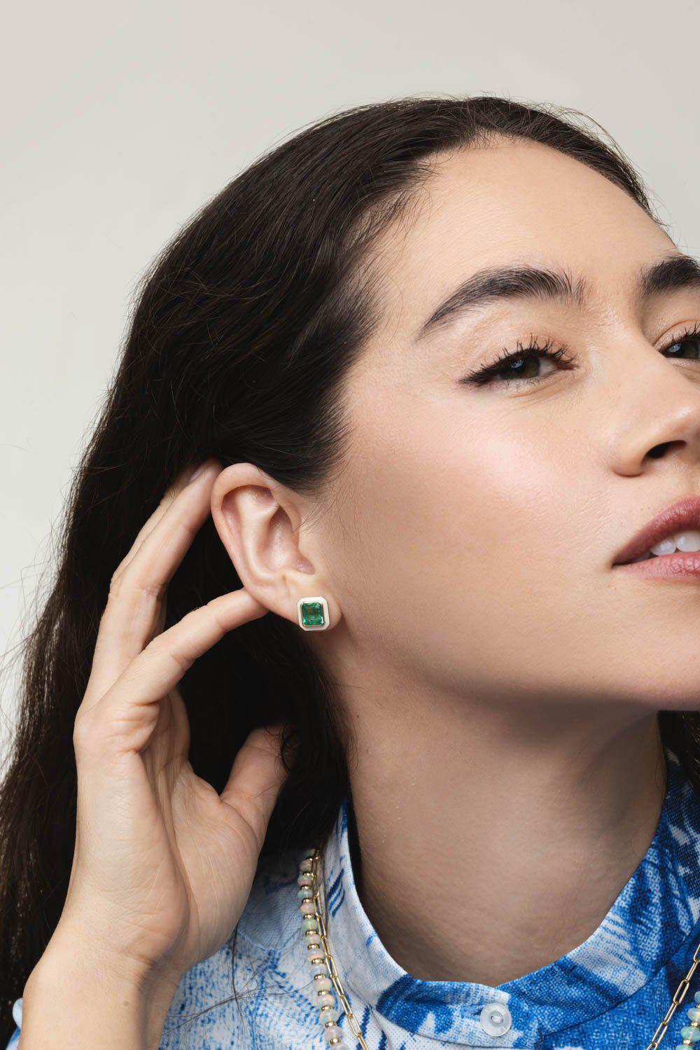GOSHWARA-Queen Emerald Stud Earrings-YELLOW GOLD