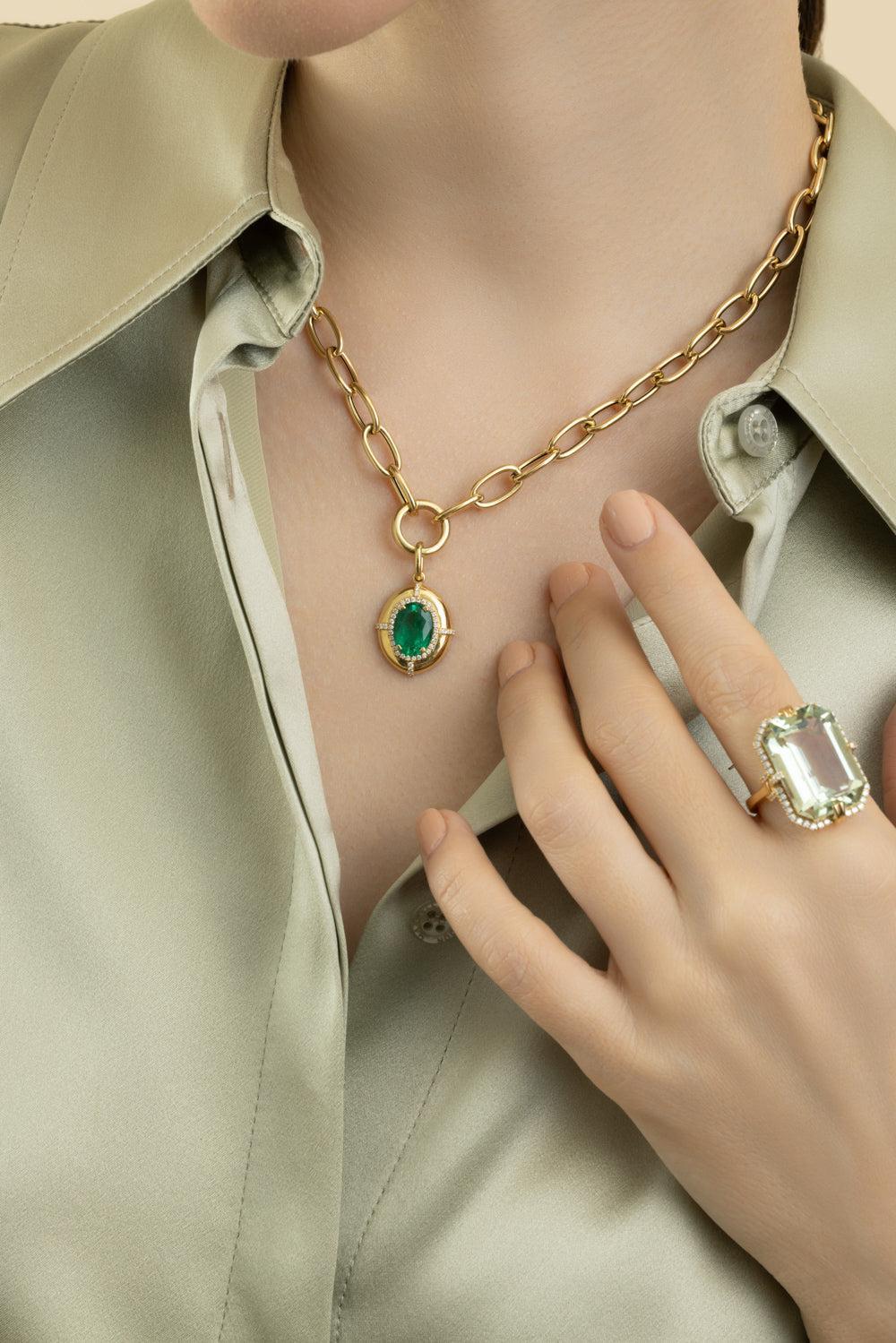 Emerald Oval Medallion Pendant Necklace-YELLOW GOLD-18-JEWELRYFINE JEWELNECKLACE O-GOSHWARA