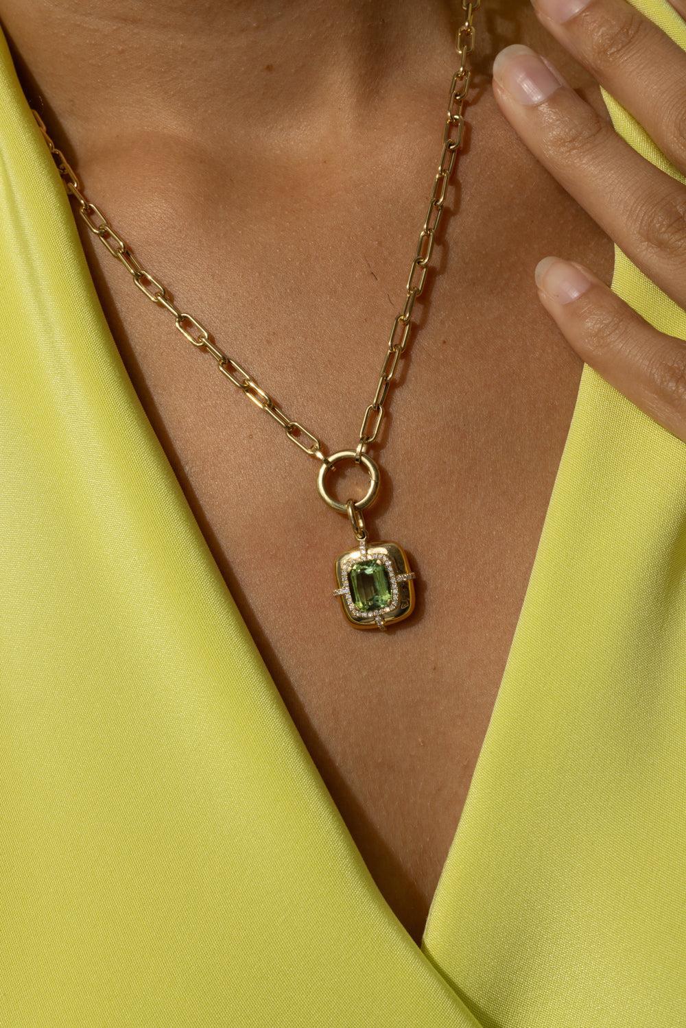 Green Tourmaline Cushion Medallion Necklace-YELLOW GOLD-18-JEWELRYFINE JEWELNECKLACE O-GOSHWARA