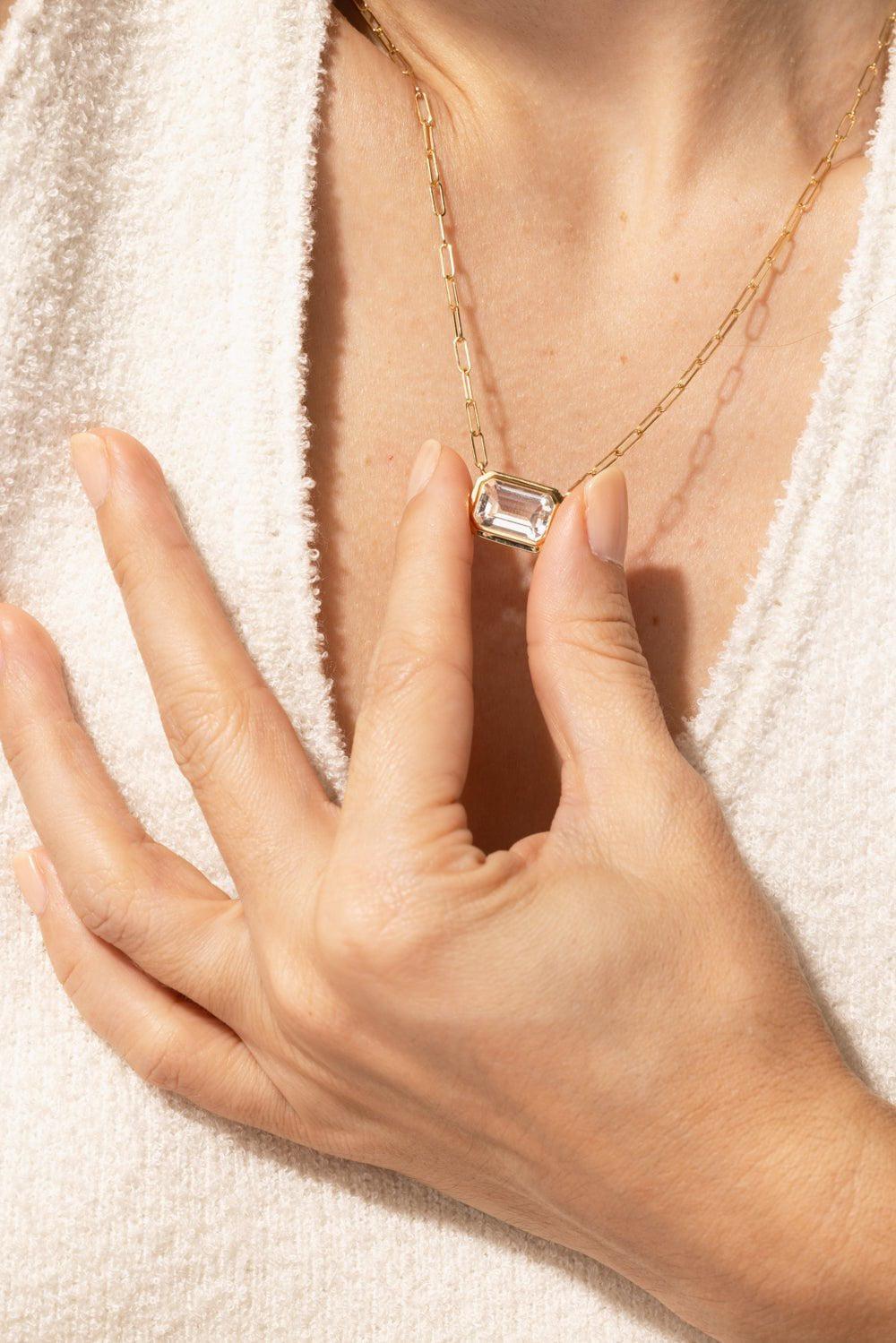 GOSHWARA-Rock Crystal East West Pendant Necklace-YELLOW GOLD