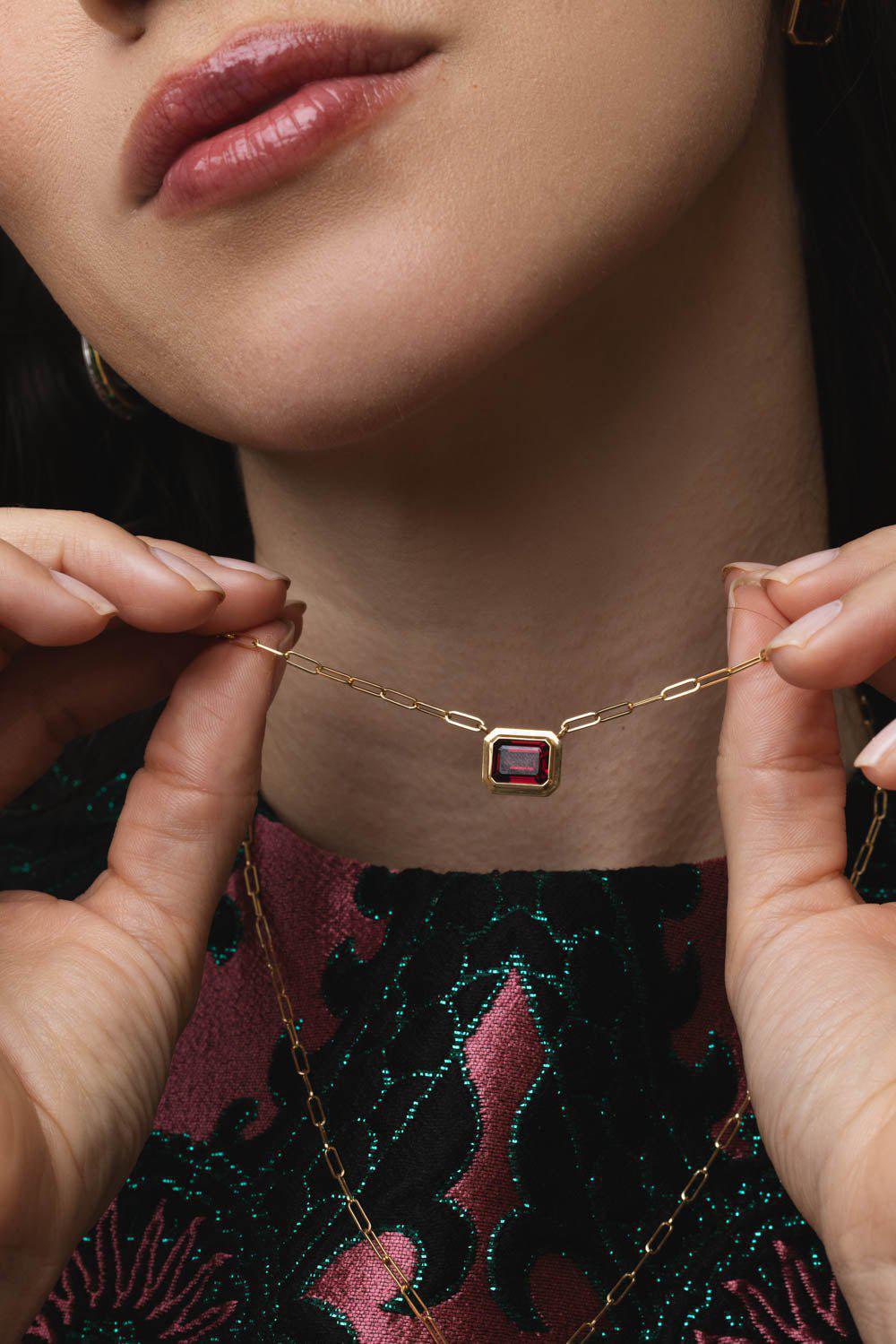 GOSHWARA-Manhattan Garnet Pendant Necklace-YELLOW GOLD