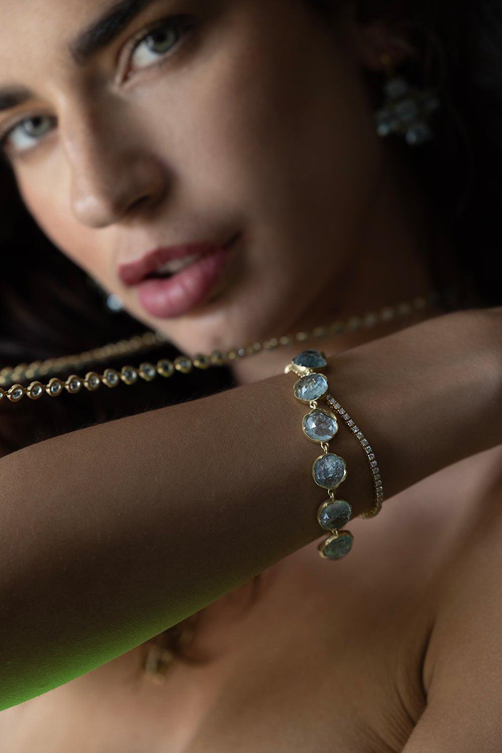 IRENE NEUWIRTH JEWELRY-Medium Aquamarine Classic Link Bracelet-YELLOW GOLD