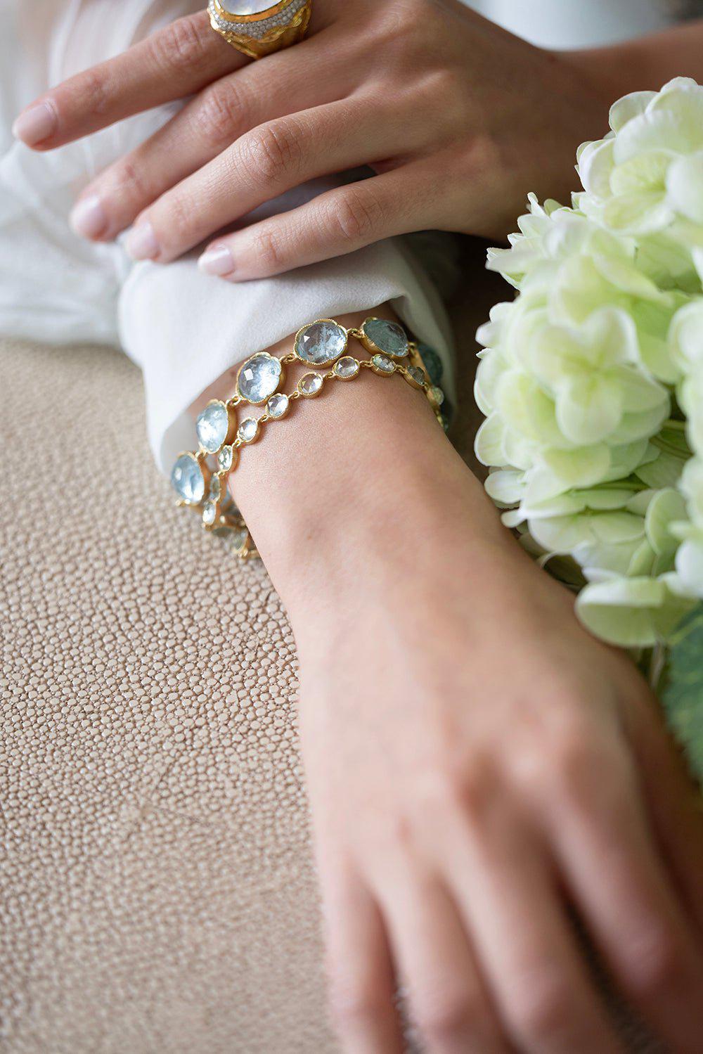 IRENE NEUWIRTH JEWELRY-Medium Aquamarine Classic Link Bracelet-YELLOW GOLD