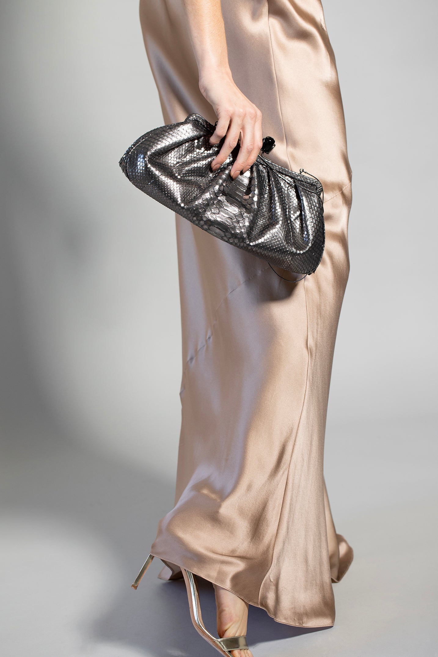 JADA LOVELESS-Kisslock Clutch - Silver-SILVER