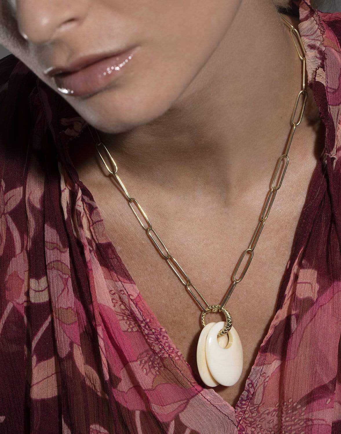 JENNA BLAKE-Snake Charm Necklace-YELLOW GOLD
