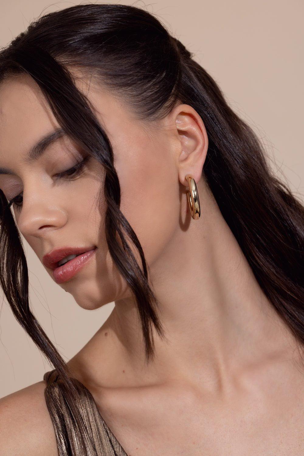 Natasha Mini Hoop Earrings - 1in | JENNIFER FISHER – Marissa